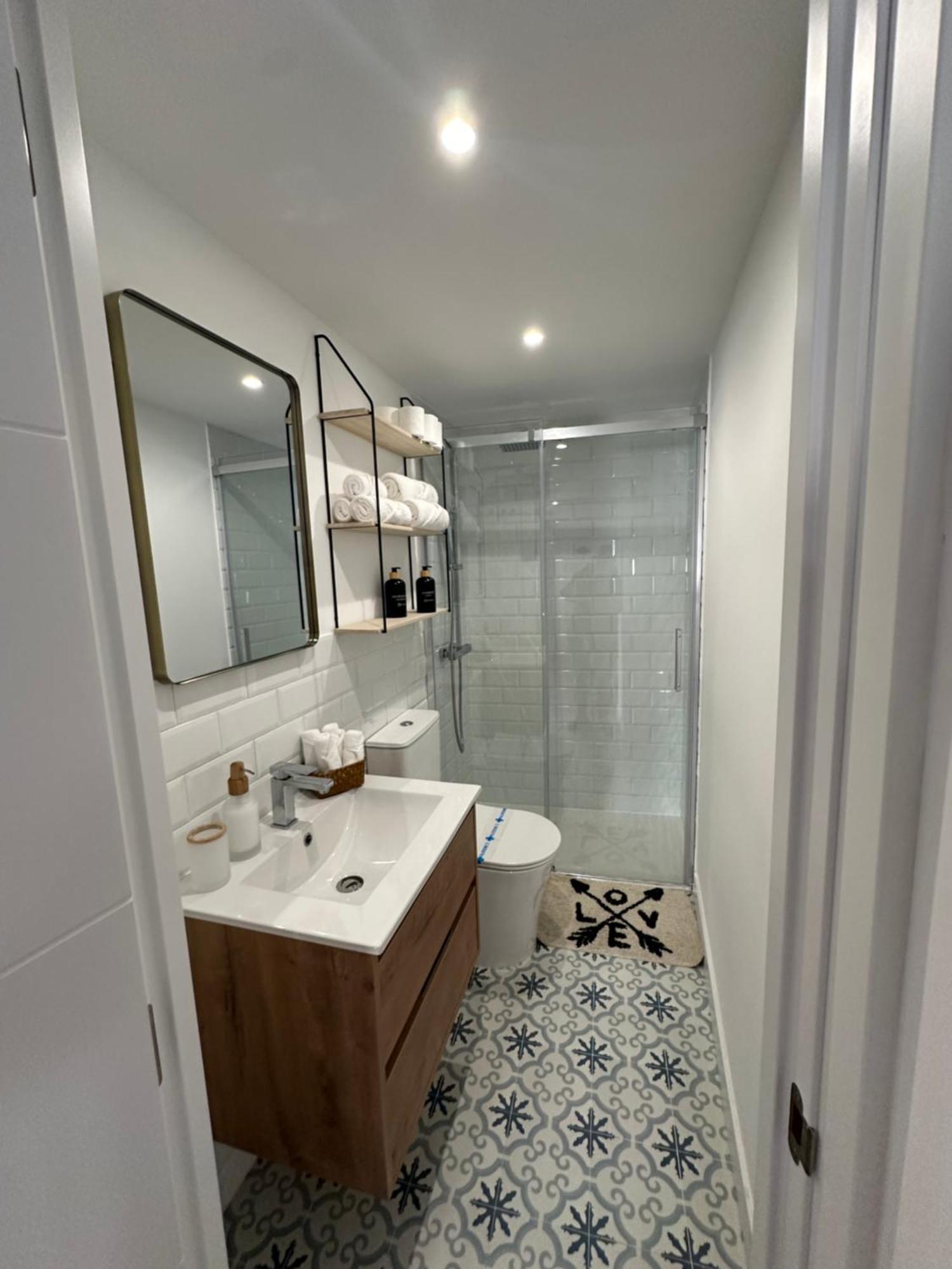 Apartamentos Urbanin I Plaza Ayuntamiento Cudillero Exteriör bild