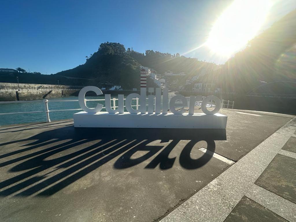 Apartamentos Urbanin I Plaza Ayuntamiento Cudillero Exteriör bild